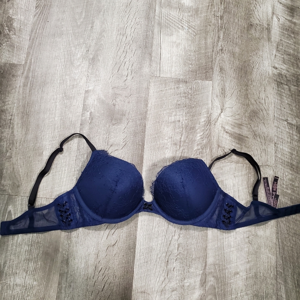 Victoria's Secret bombshell plunge bra